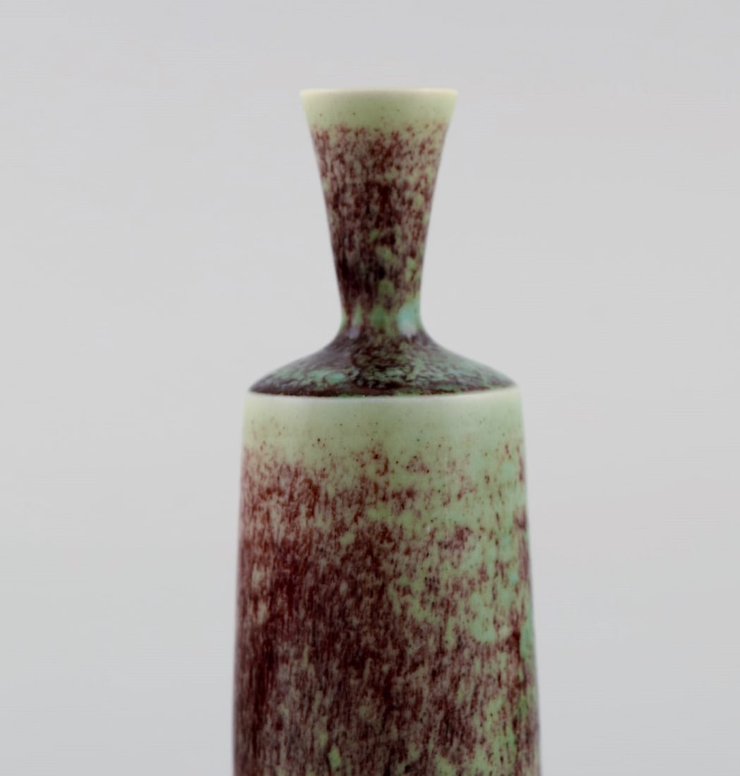 Berndt Friberg (1899-1981) for Gustavsberg Studiohand. Miniature vase in glazed ceramics. Beautiful - 5