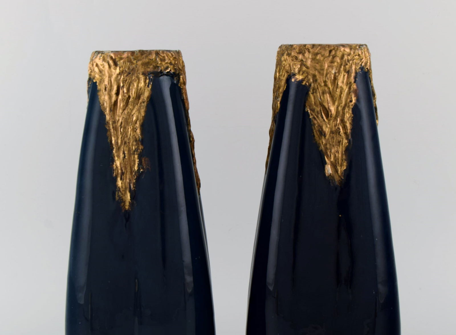 Pierre Perret for Vallauris. A pair of antique vases in glazed ceramics. Beautiful glaze in deep - 3