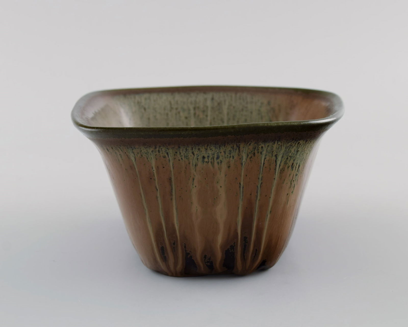 Gunnar Nylund (1904-1997) for Rörstrand. Bowl in glazed ceramics. Beautiful glaze in earth - 3