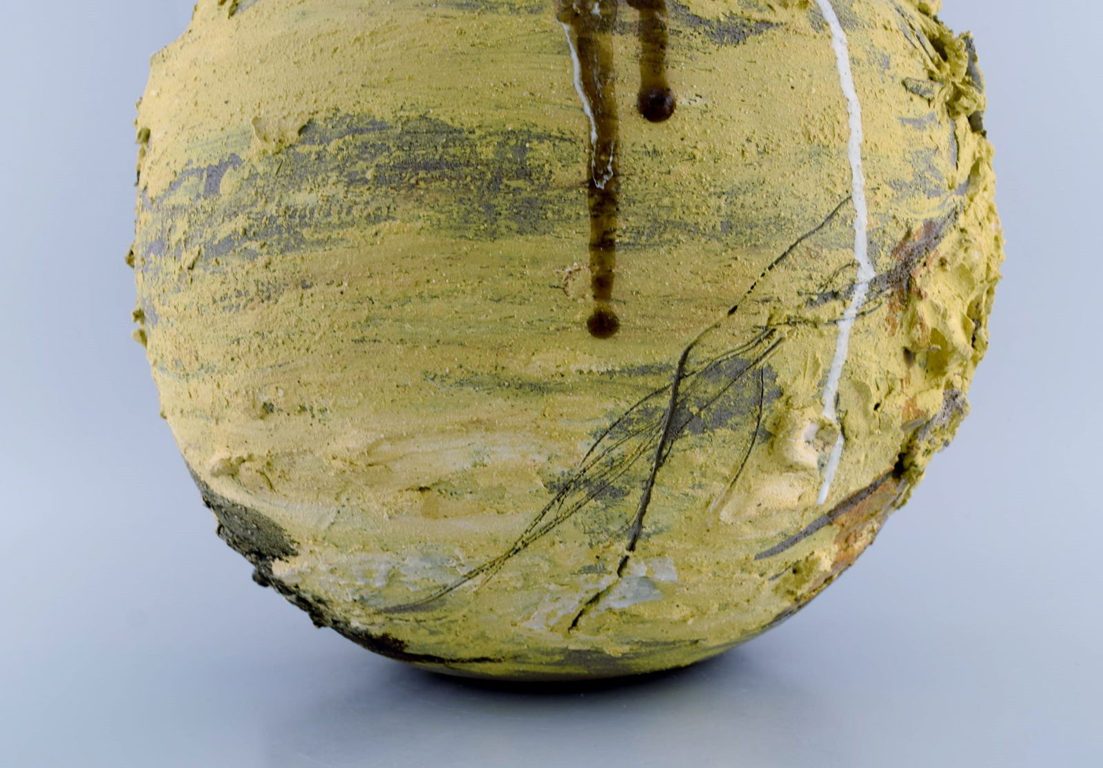 Christina Muff, Danish contemporary ceramicist (b. 1971). Large sculptural unique vase in glazed - 4