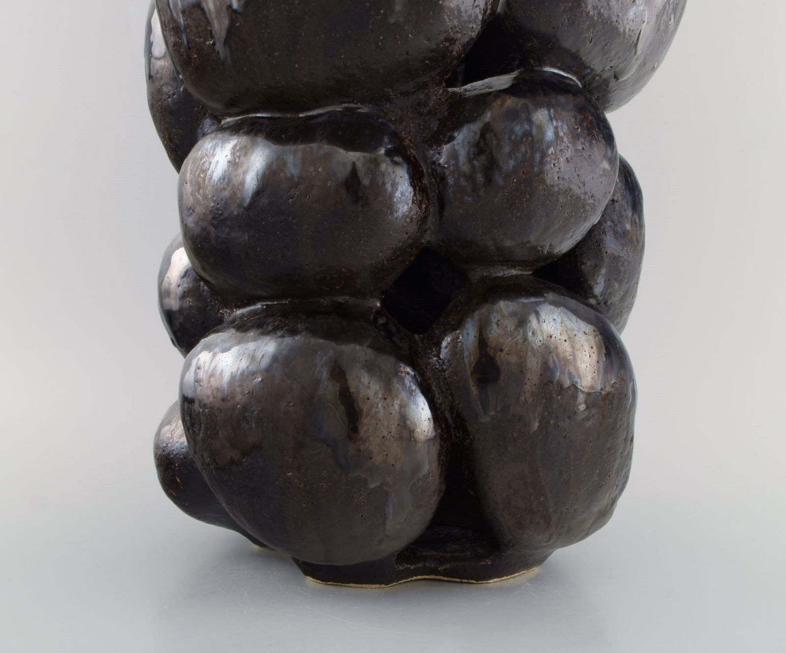 Christina Muff, Danish contemporary ceramicist (b. 1971). Large sculptural unique vase in glazed - 5