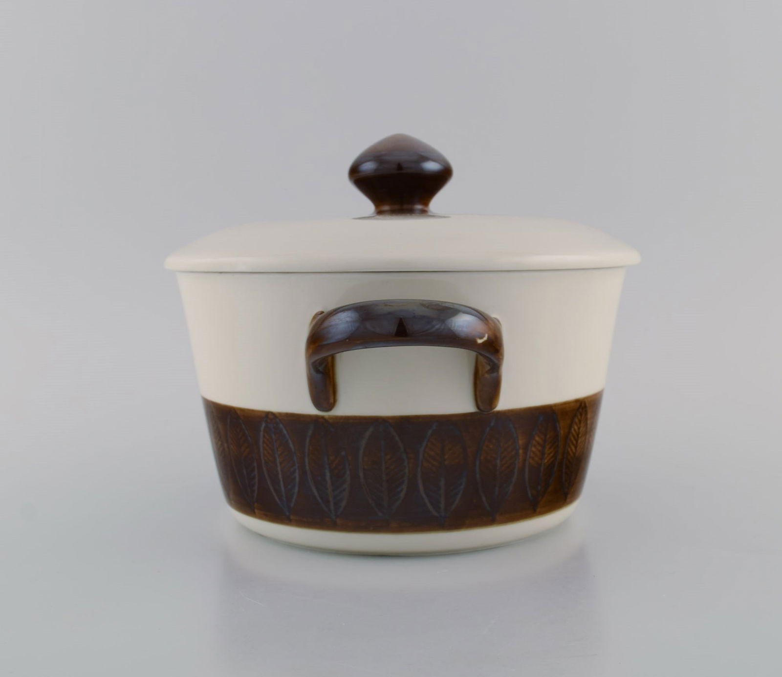 Hertha Bengtson (1917-1993) for Rörstrand. Koka lidded tureen in glazed stoneware. 1960s. - 2