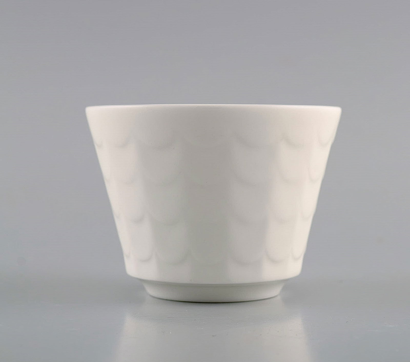 Wilhelm Kåge for Gustavsberg. Eight herb pots in white glazed porcelain. Swedish design, 1960s. - 3