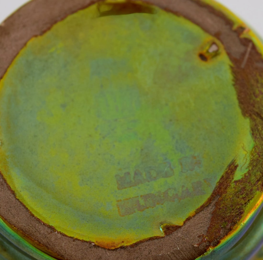 Zsolnay vase in glazed ceramics modeled with women picking grapes. Beautiful luster glasses. - 6