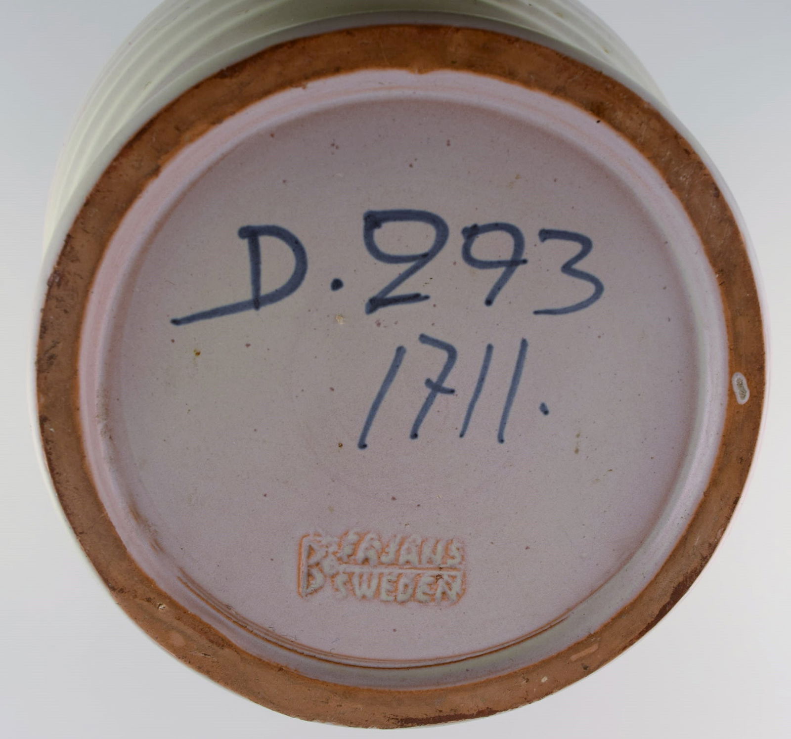 Bo fajans, Sweden. Large vase in glazed ceramics. Grooved design, 1960s. - 6