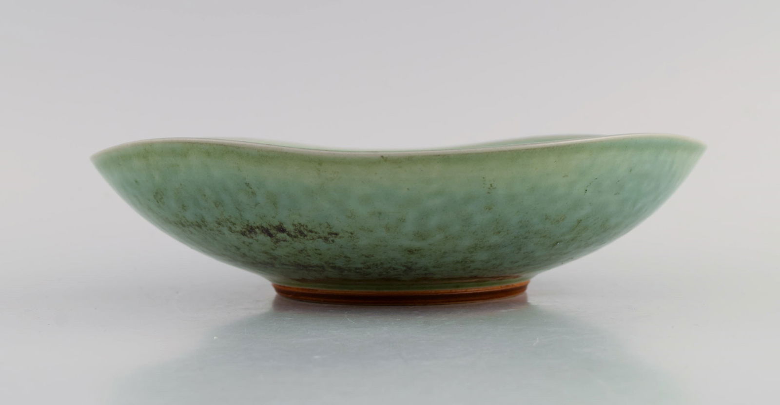 Berndt Friberg (1899-1981) for Gustavsberg Studiohand. Bowl on foot in glazed ceramics. Beautiful - 5