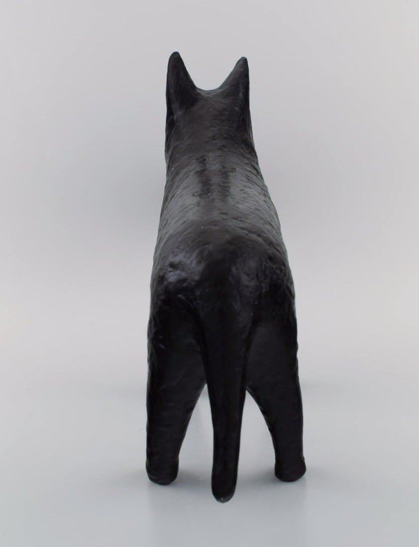 Unknown french designer. Large sculpture in black glazed stoneware. English bull terrier. Late 20th - 7