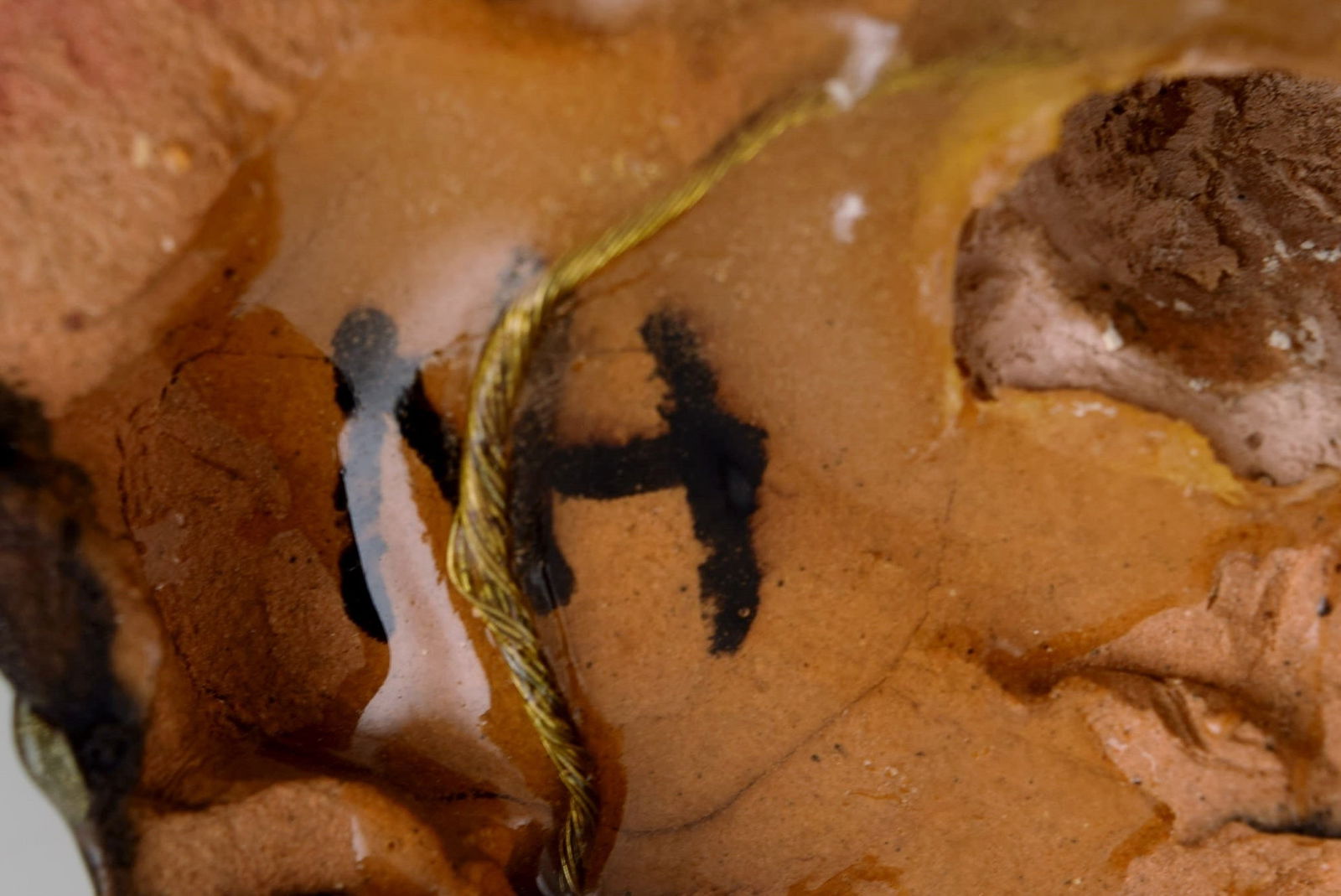 Niels Helledie (b. 1927), Denmark. Unique face mask in hand-painted glazed stoneware. 1980s. - 8