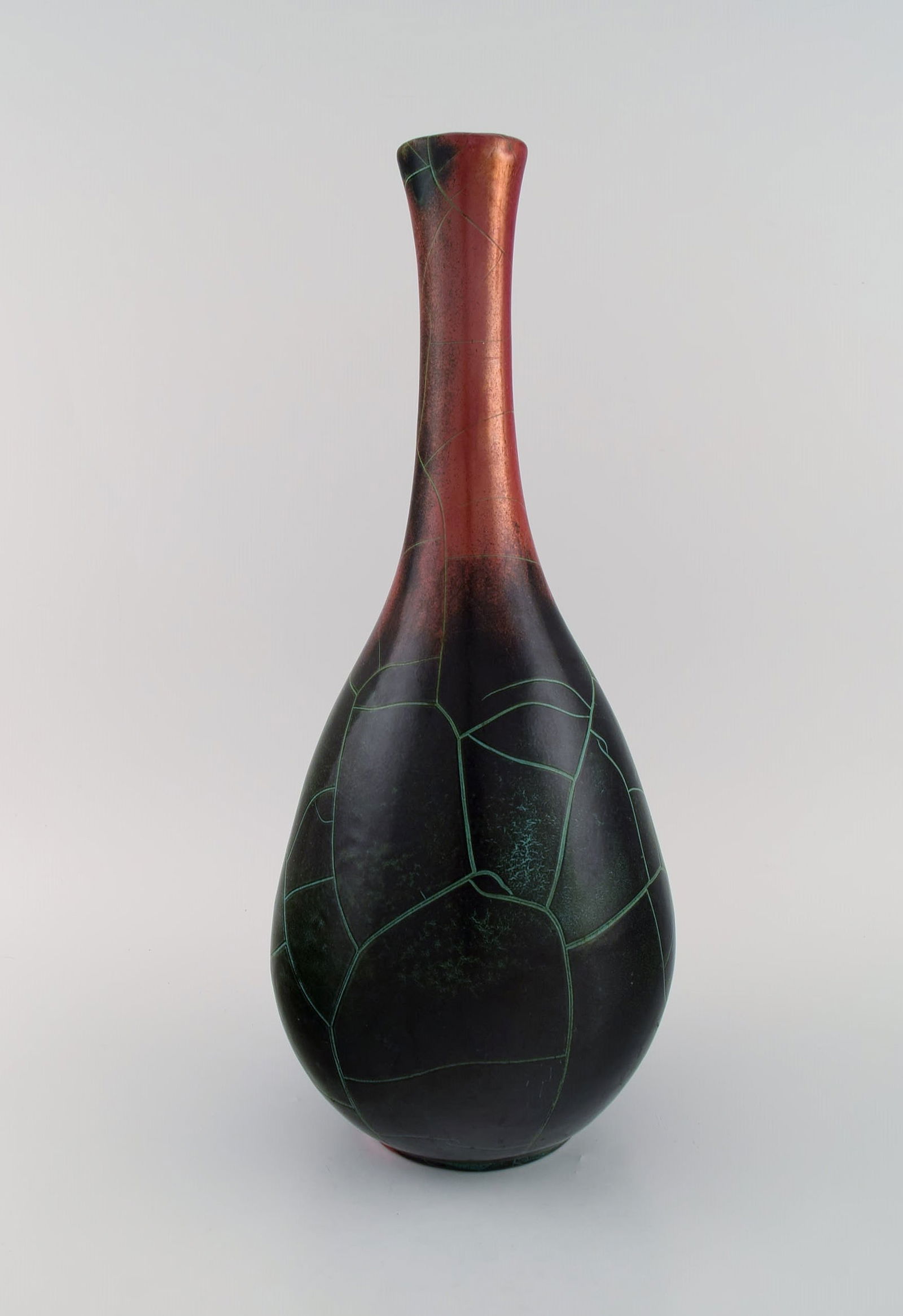 Richard Uhlemeyer, Germany. Vase in glazed ceramics. Beautiful crackled glaze in dark red and: Title:Richard Uhlemeyer, Germany. Vase in glazed ceramics. Beautiful crackled glaze in dark red and turquoise shades. 1950s. Description:Richard Uhlemeyer, Germany. Vase in glazed ceramics. Beautiful