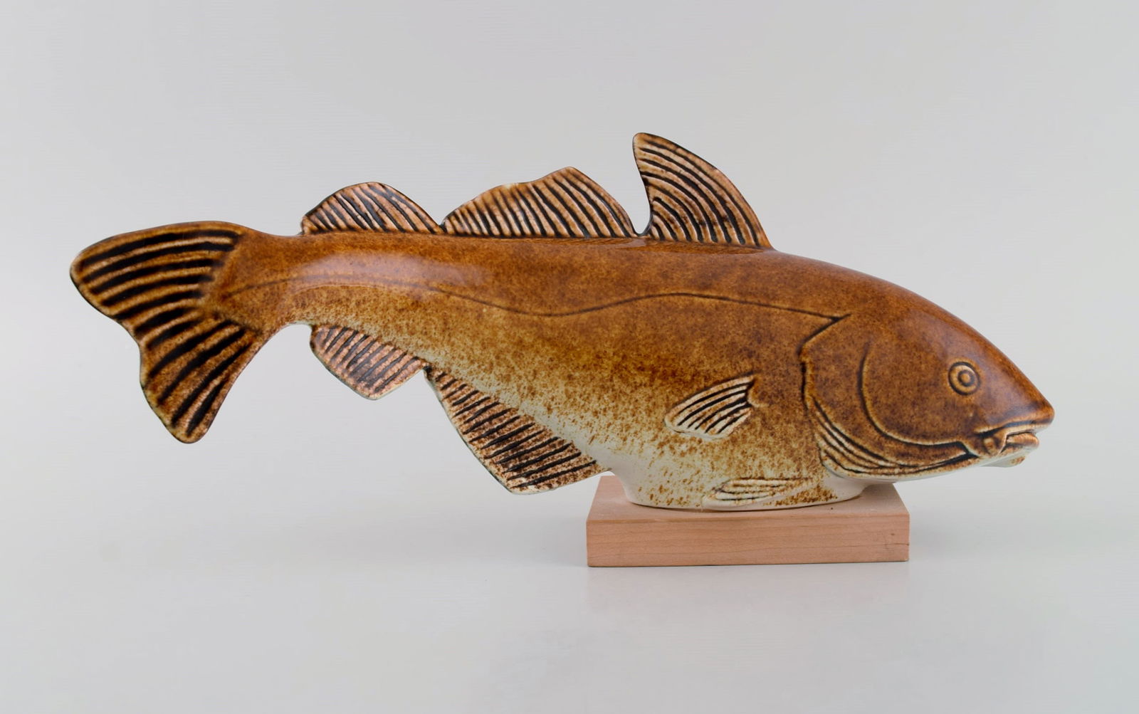 Sven Wejsfelt (1930-2009) for Gustavsberg. Unique Stim 7 fish in glazed ceramics. 1980s. (1 of 7)