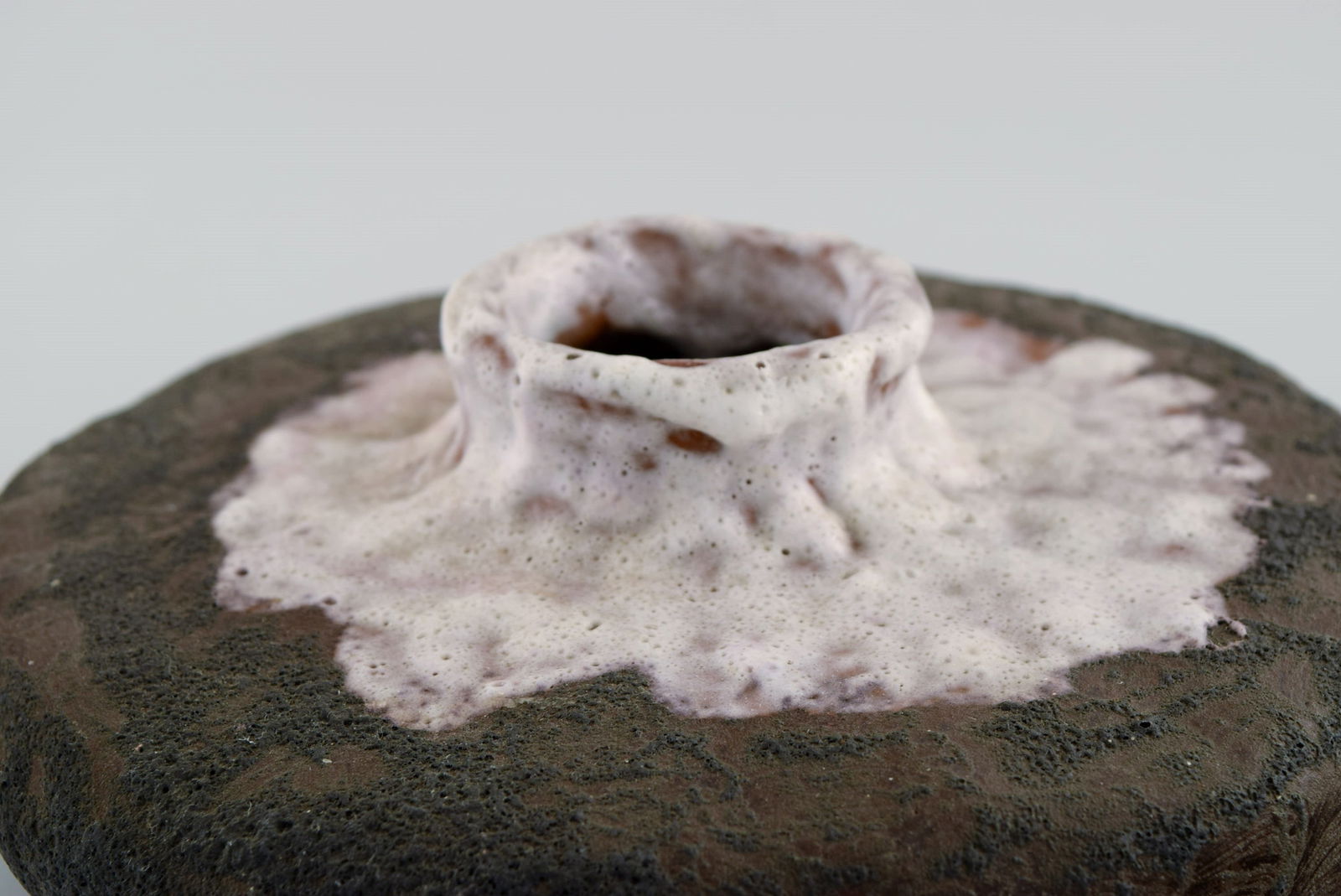 European studio ceramicist. Unique vase in glazed stoneware. 1970s. - 5