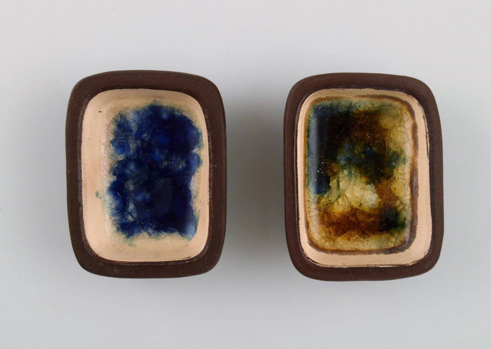 Knut Paul. Seven small bowls in glazed stoneware. Beautiful polychrome glaze. Mid-20th century. - 2