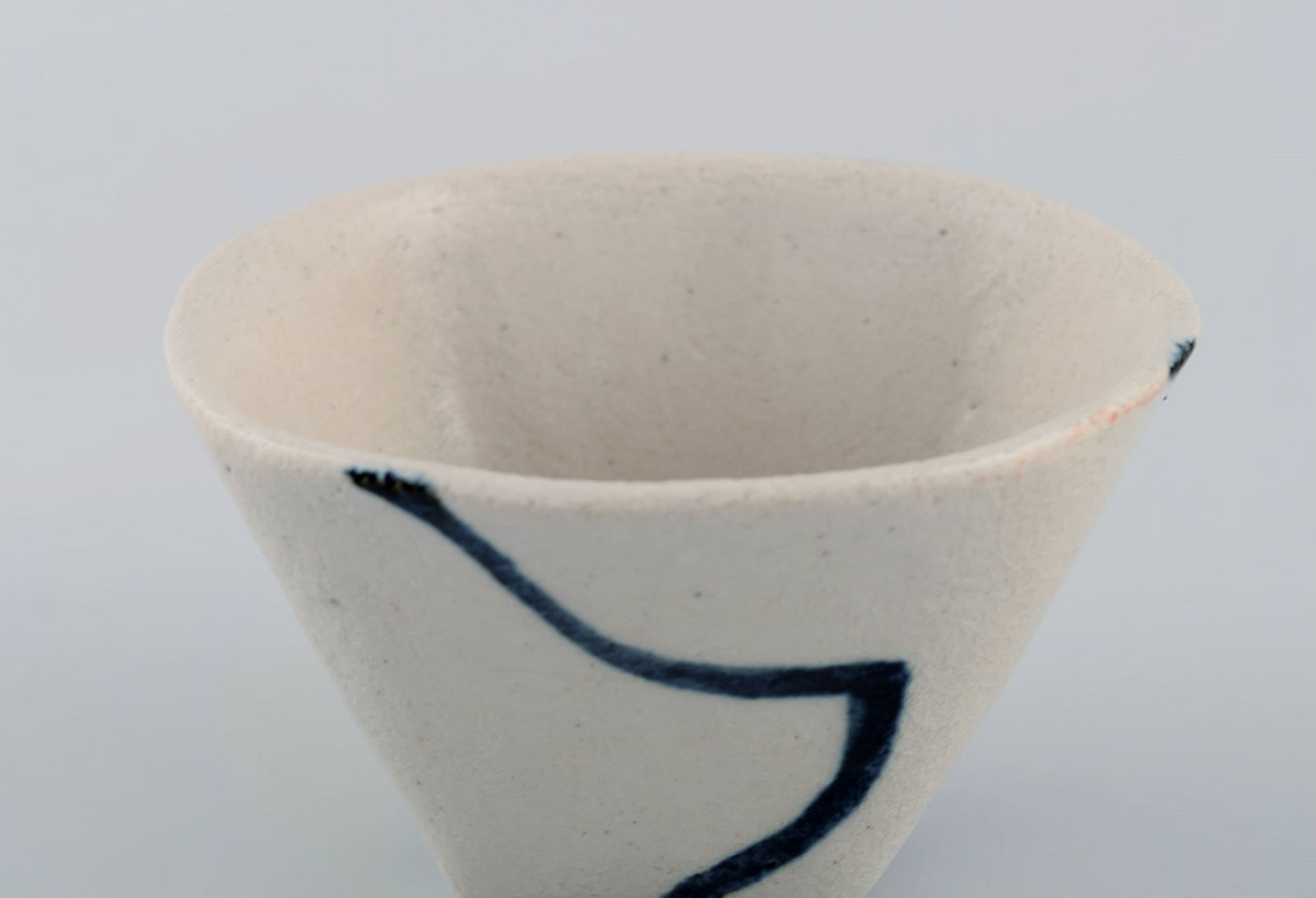 Danish studio ceramicist. Unique bowl in glazed stoneware. Late 20th century. - 5