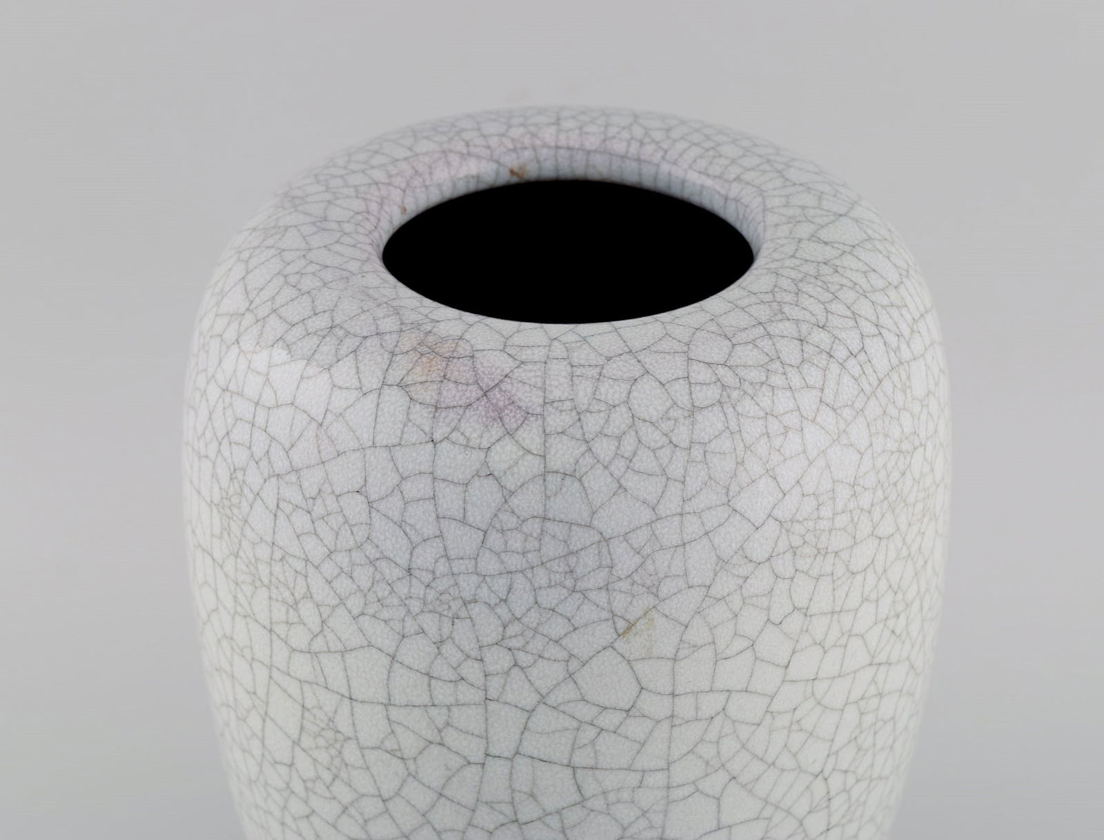 Karlsruhe, Germany. Vase in glazed stoneware. Beautiful crackle glaze. Mid-20th century. - 3