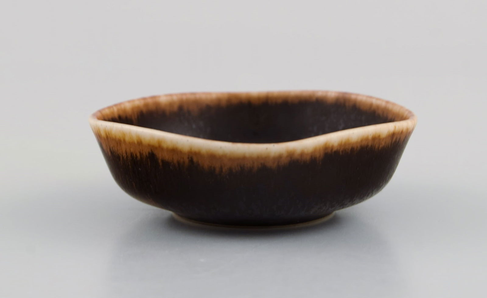 Eva Stæhr-Nielsen for Saxbo. Miniature bowl in glazed stoneware. Beautiful glaze in brown - 5