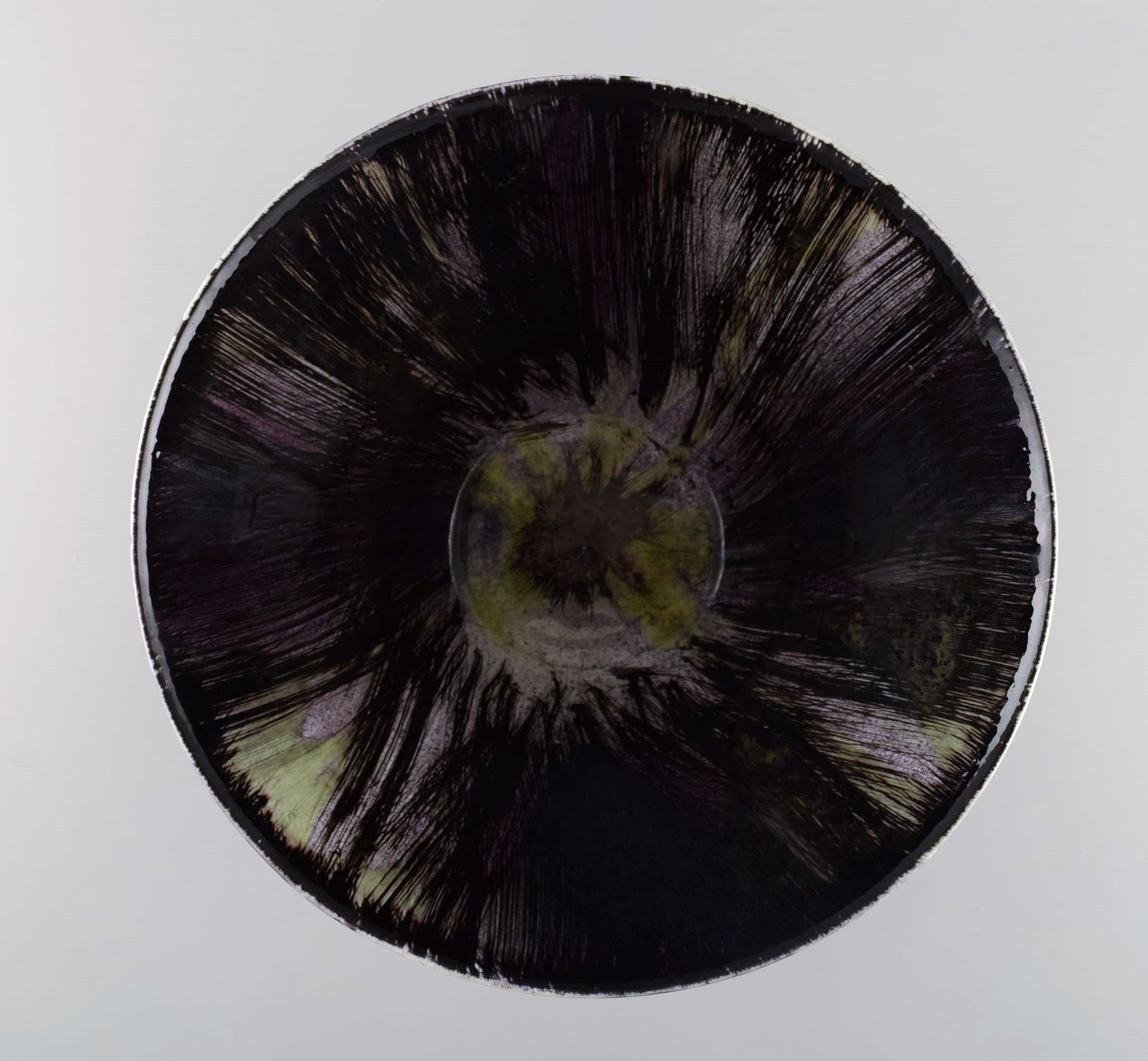 Mari Simmulson (1911-2000) for Upsala-Ekeby. Large bowl in hand-painted glazed stoneware. Mid-20th - 4