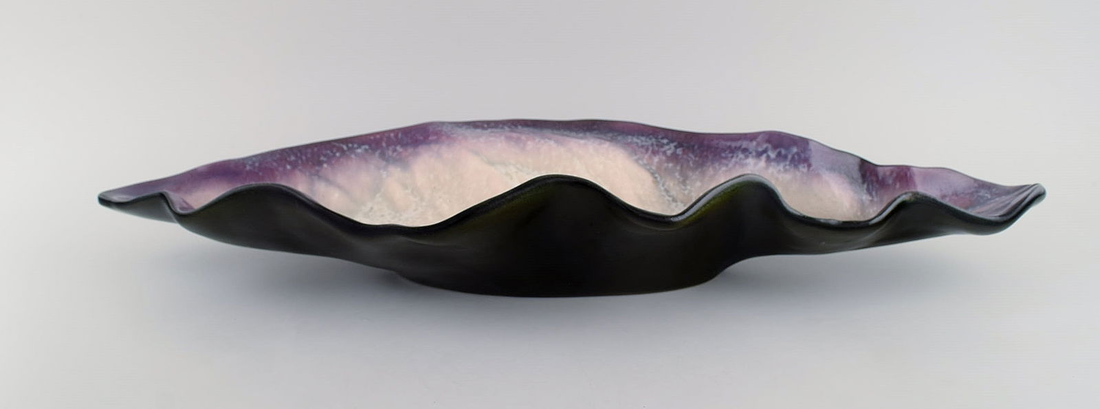 Pol Chambost (1906-1983), France. Colossal bowl in glazed stoneware shaped like a leaf. Beautiful - 2