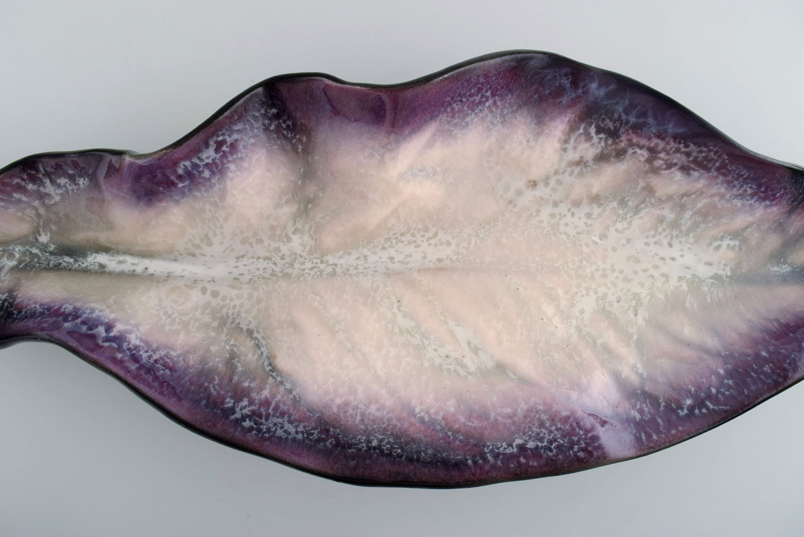 Pol Chambost (1906-1983), France. Colossal bowl in glazed stoneware shaped like a leaf. Beautiful - 7
