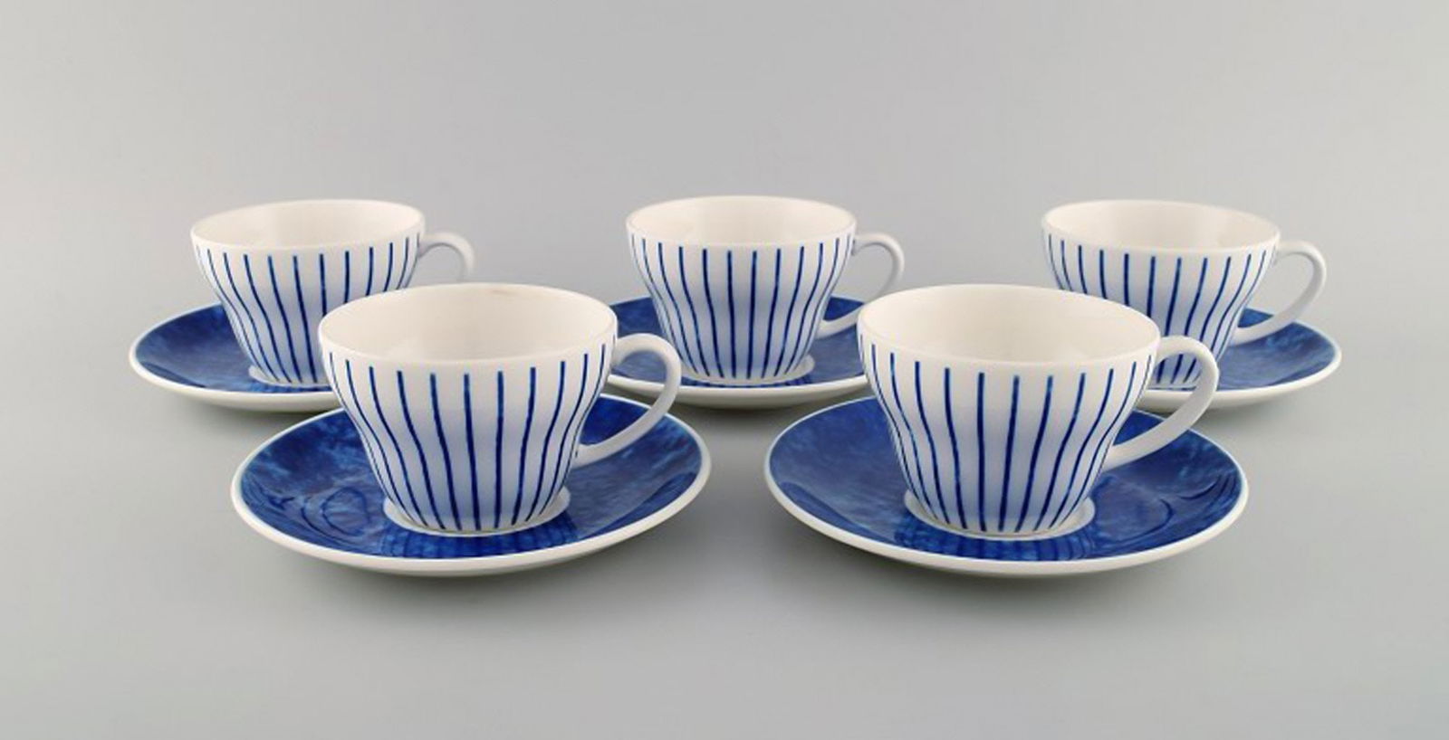 Jackie Lynd for Duka. Five Blues teacups with saucers in glazed ceramics with blue decoration. (1 of 5)