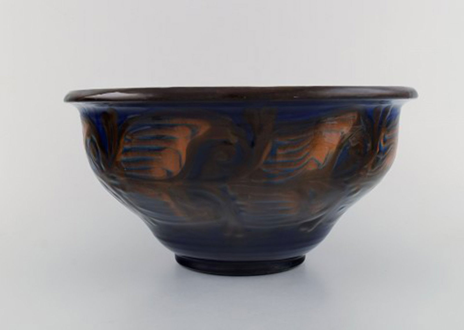 Kähler, Denmark. Bowl in glazed stoneware. Orange foliage on blue background. 1930 / 40s. - 2