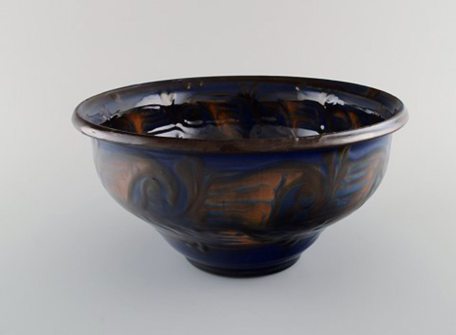 Kähler, Denmark. Bowl in glazed stoneware. Orange foliage on blue background. 1930 / 40s. - 3