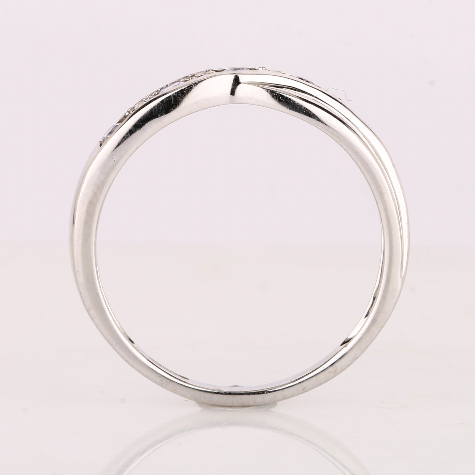 Ring: Tanzanite Round 2.10-2.20mm - 2