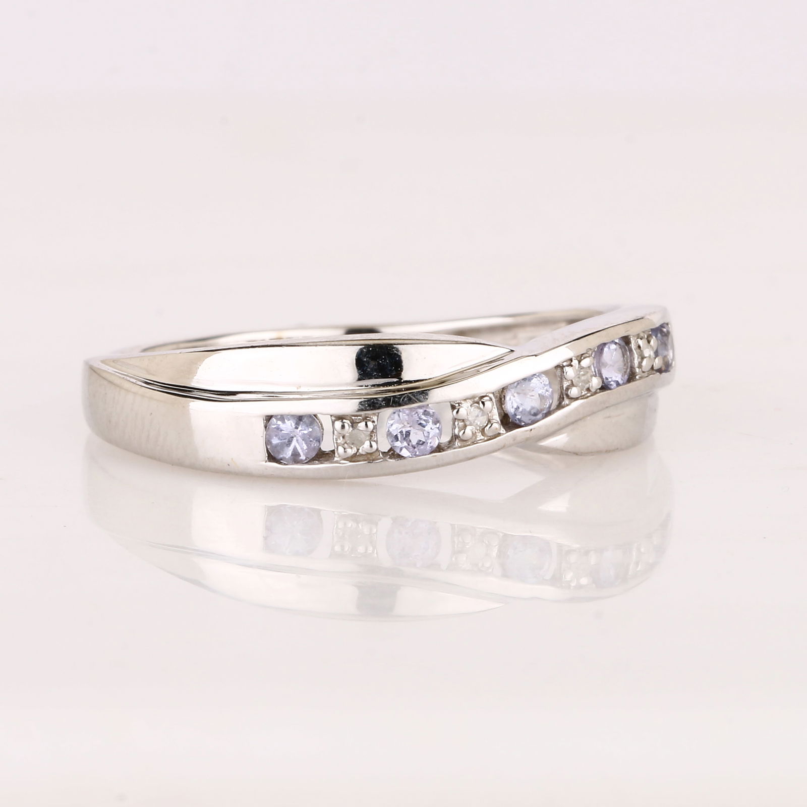 Ring: Tanzanite Round 2.10-2.20mm - 3