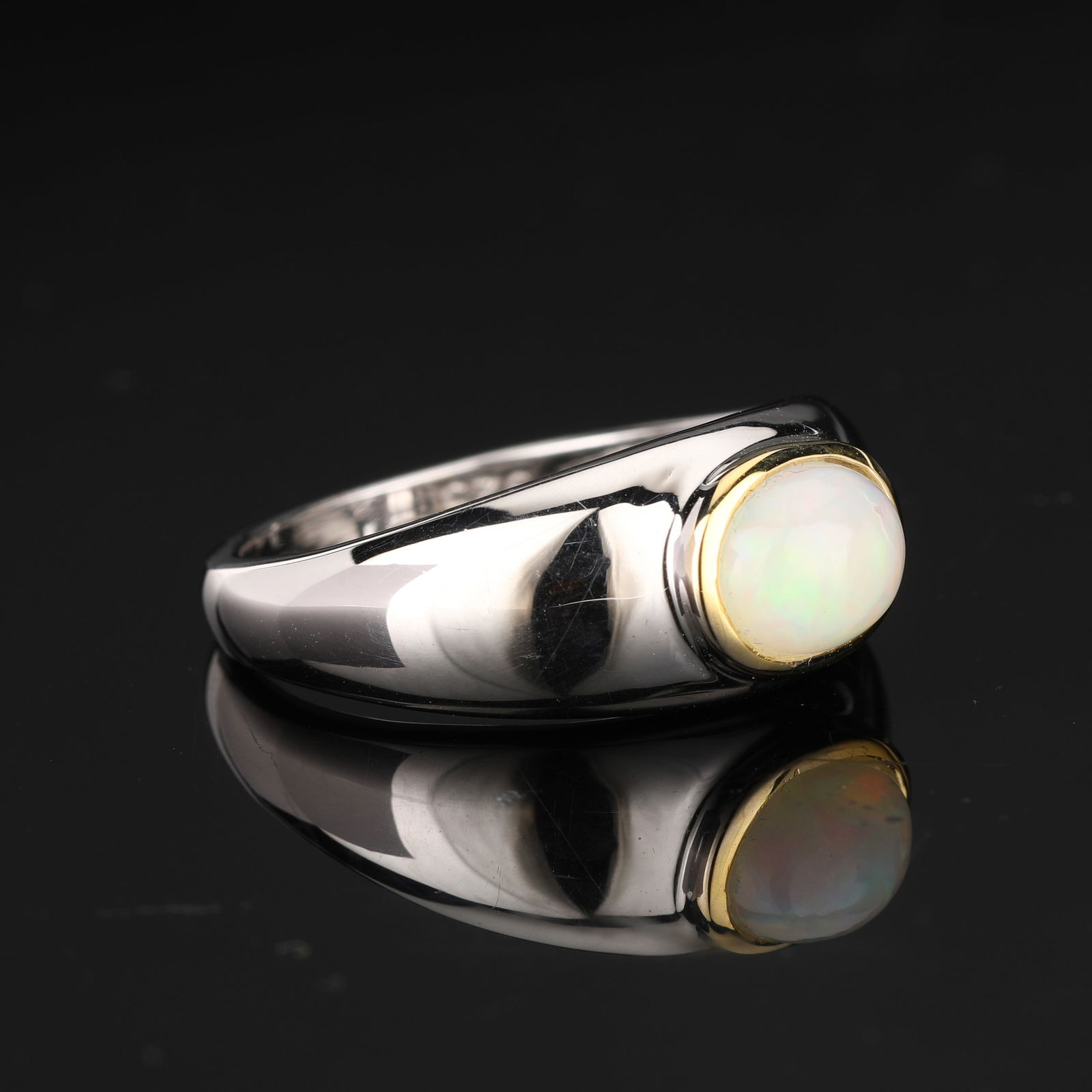 Ring: Ethiopian Opal CAB Oval 8x6mm - 3