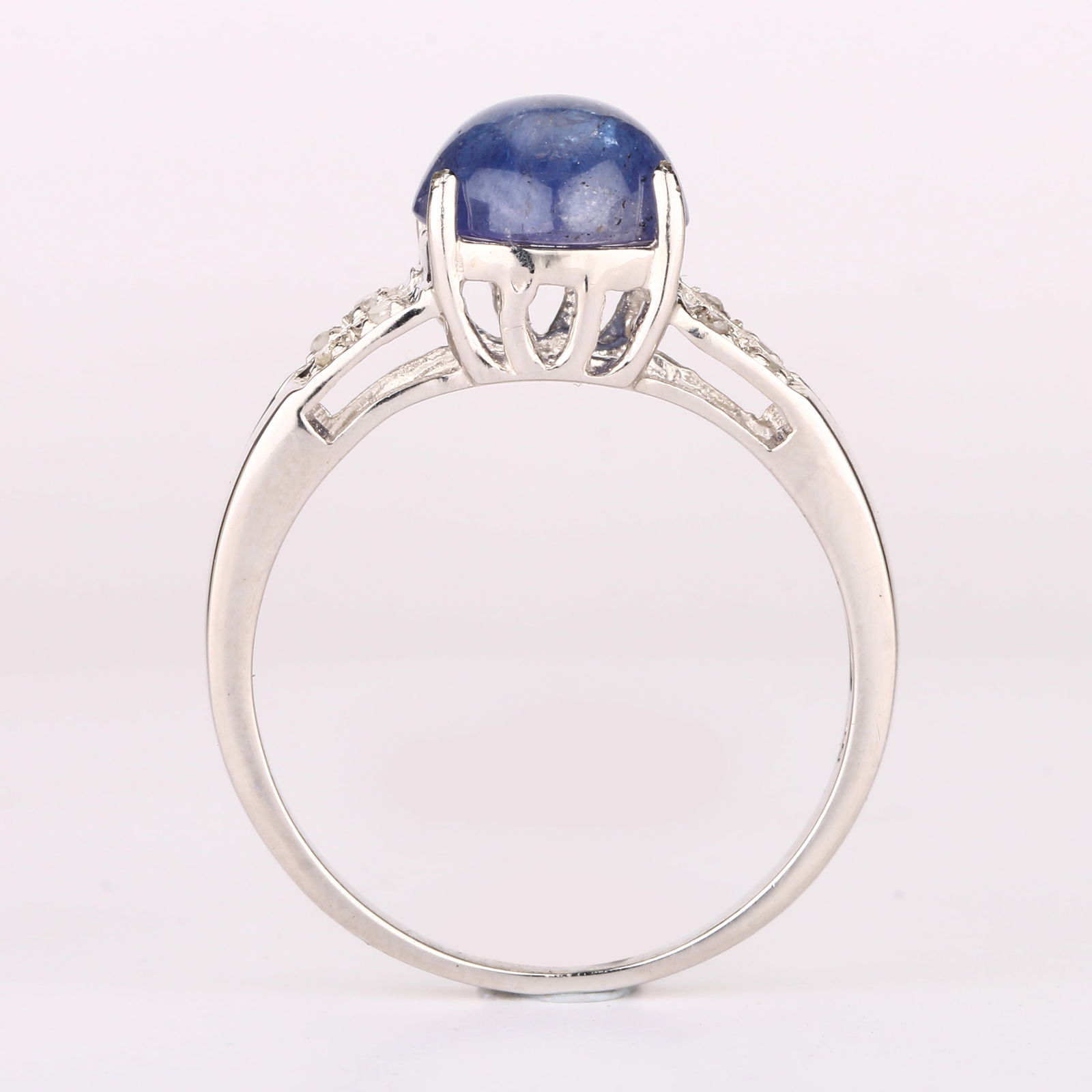 Ring: Tanzanite CAB Cushion 8.00mm - 2