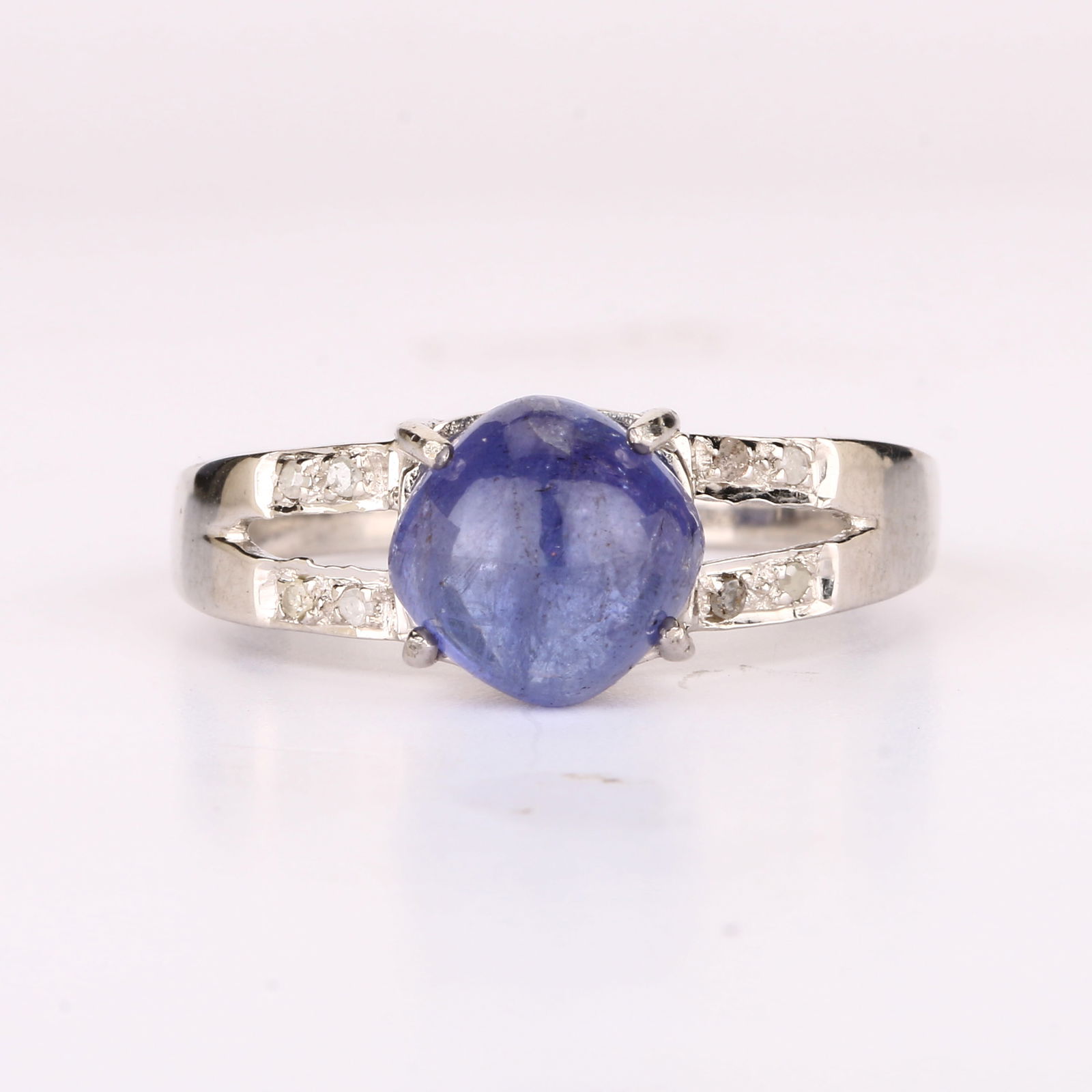 Ring: Tanzanite CAB Cushion 8.00mm - 3