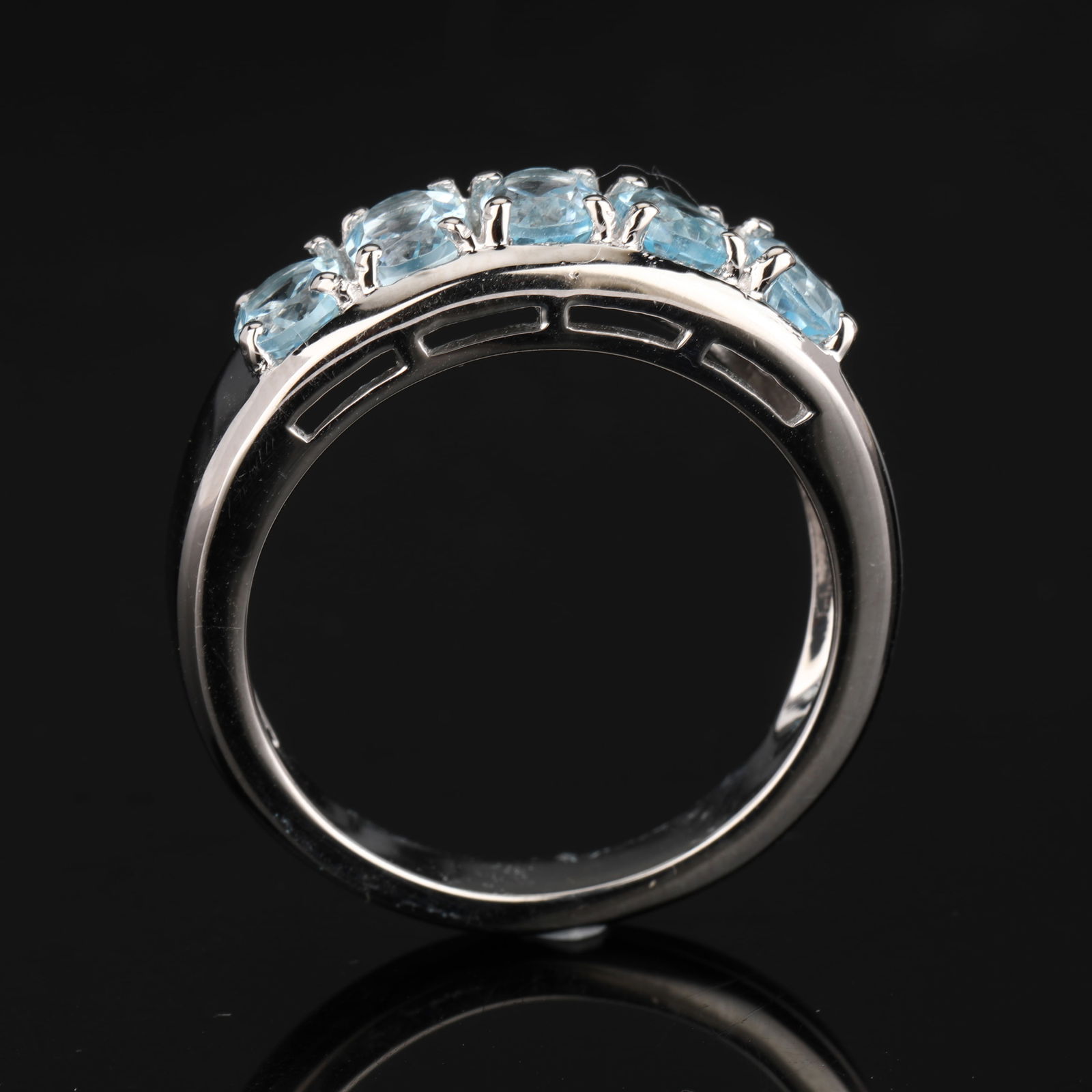 Ring: Sky Blue Topaz Oval 5x4mm - 2