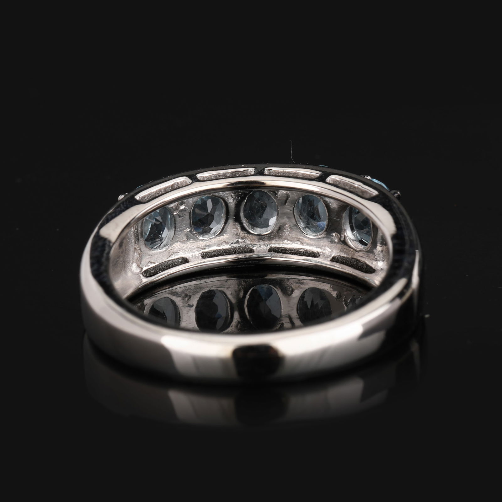 Ring: Sky Blue Topaz Oval 5x4mm - 5