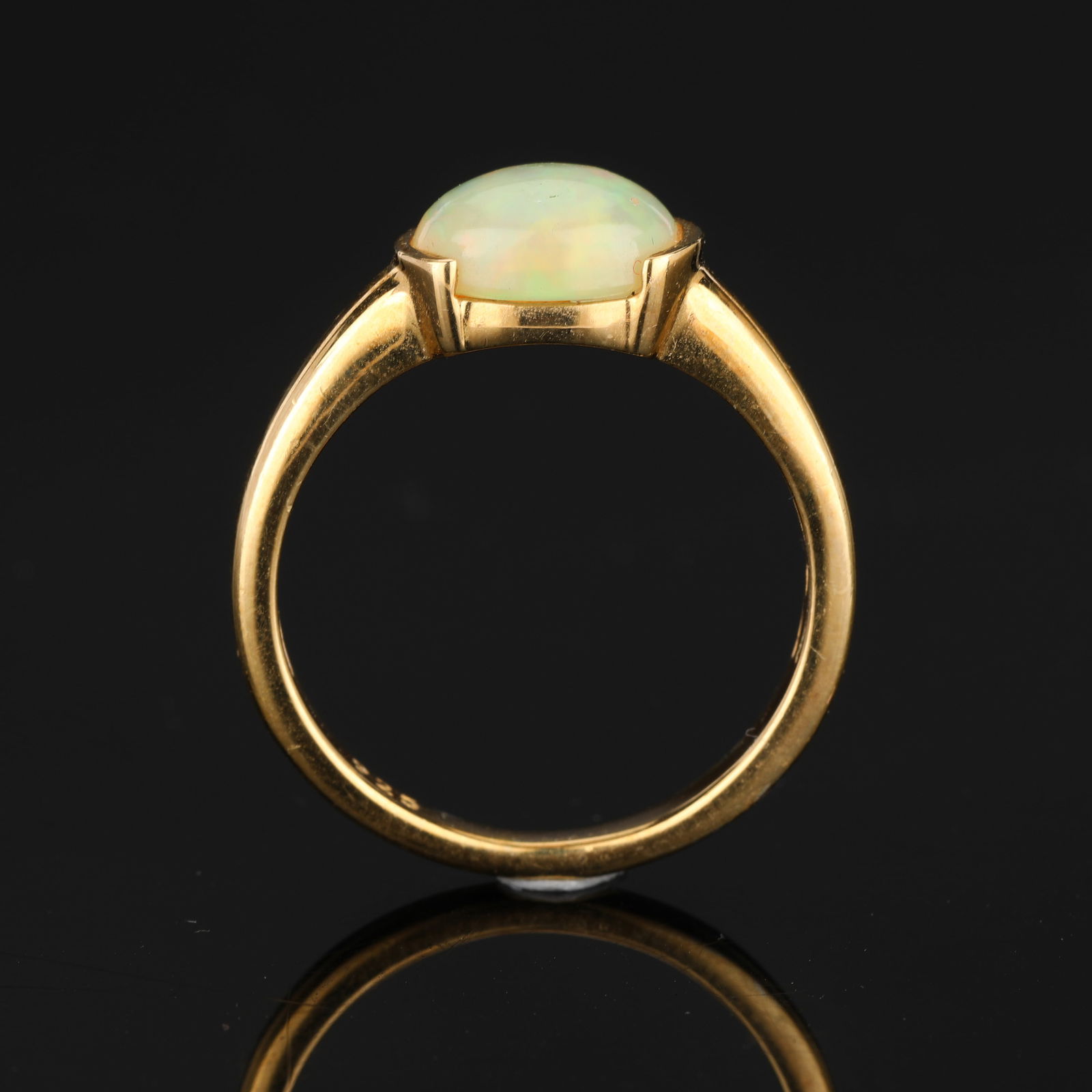 Ring: Ethiopian Opal CAB Oval 9x7mm - 2