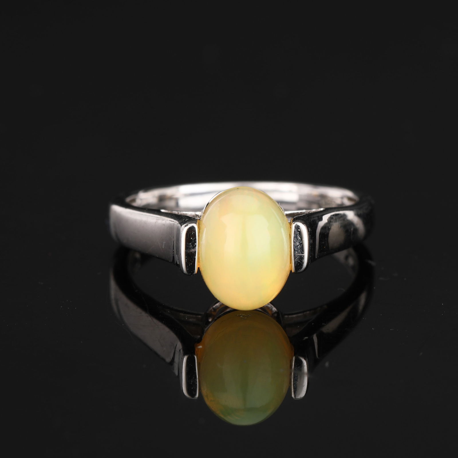 Ring: Ethiopian Opal CAB Oval 9x7mm - 2