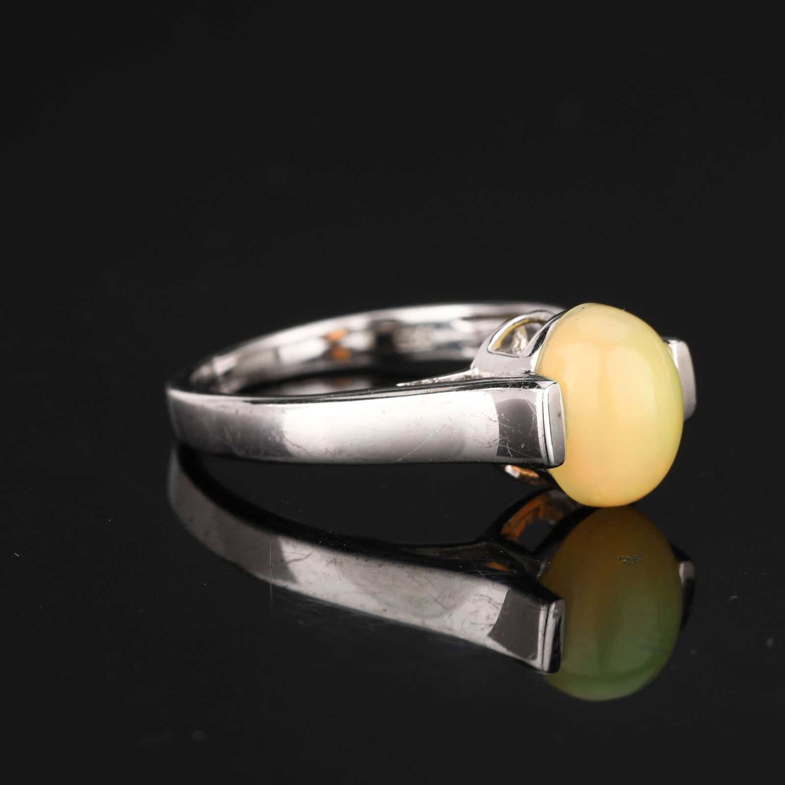 Ring: Ethiopian Opal CAB Oval 9x7mm - 3