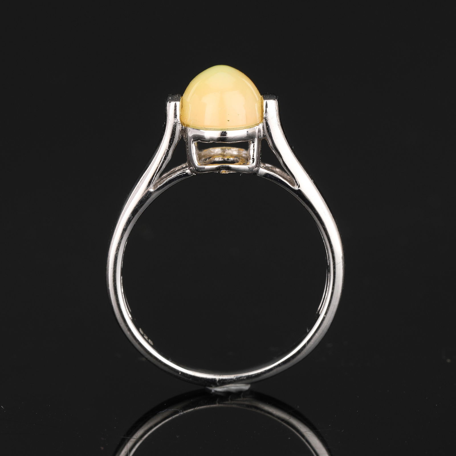 Ring: Ethiopian Opal CAB Oval 9x7mm - 5