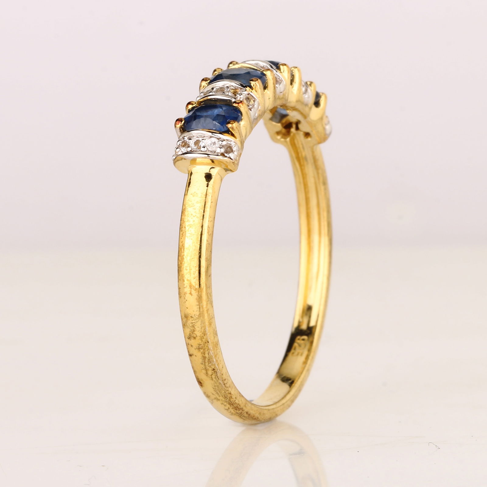 Ring: Blue Sapphire Oval 4x3mm - 4