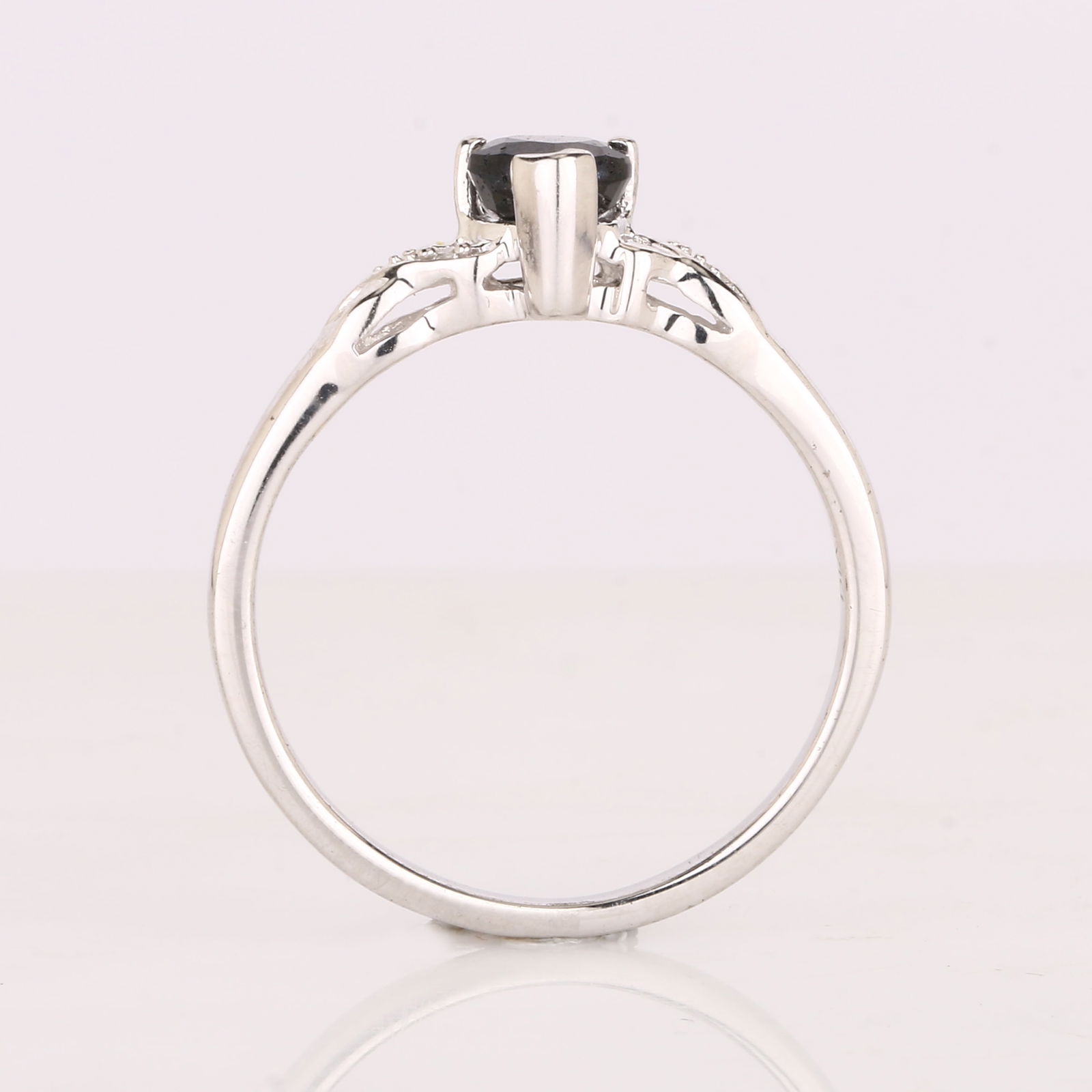 Ring: Black Sapphire Heart Shape 5.00mm: No Reserve! Title: Ring: Black Sapphire Heart Shape 5.00mm Description: Black Sapphire Heart Shape 5.00mm - 1Pc + White Diamond S/C Round 0.90mm - 2Pcs Date/Period: After 2000 Materials: 925 Silver W/