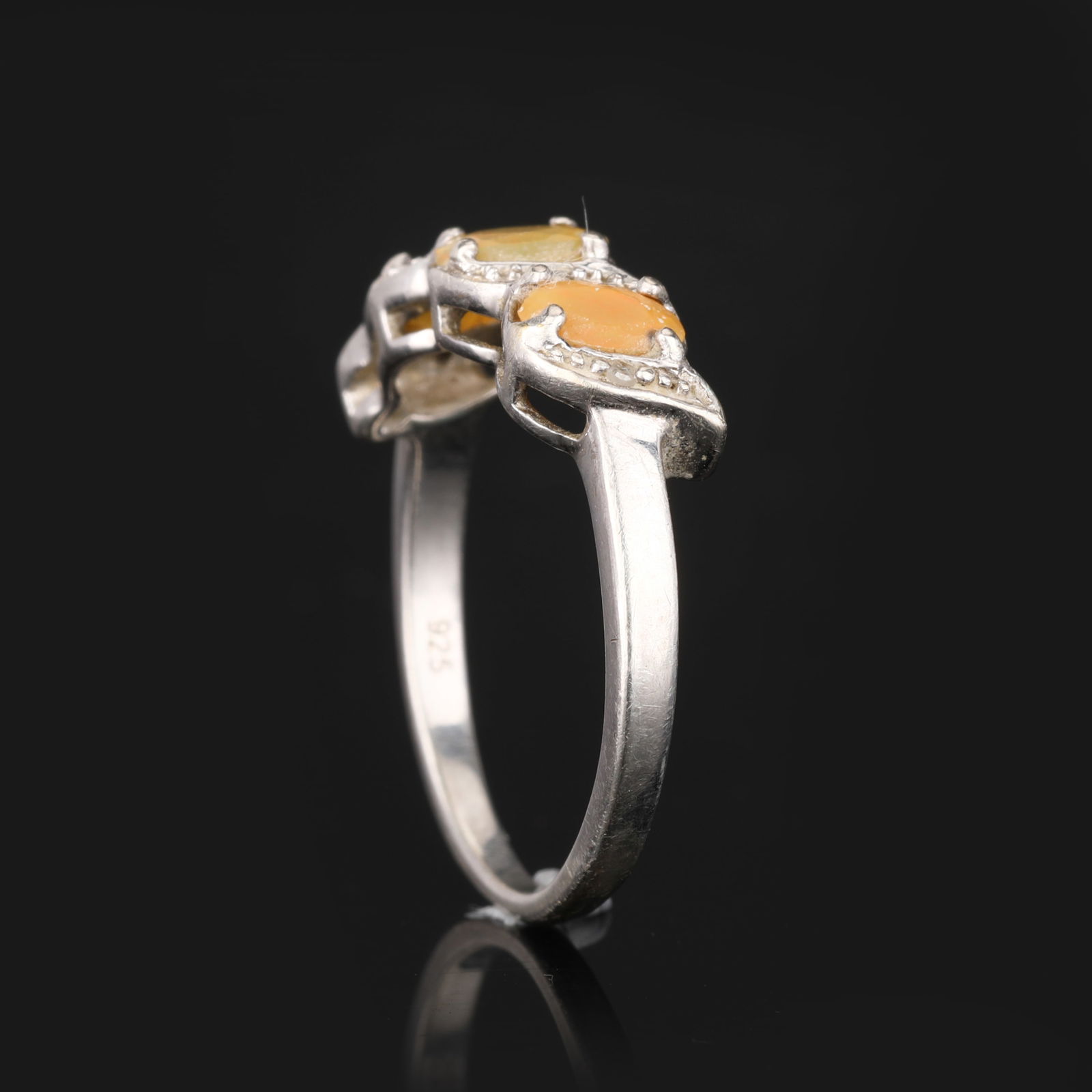 Ring: Ethiopian Opal(FIRE) Faceted Oval 5x3mm (1 of 5)