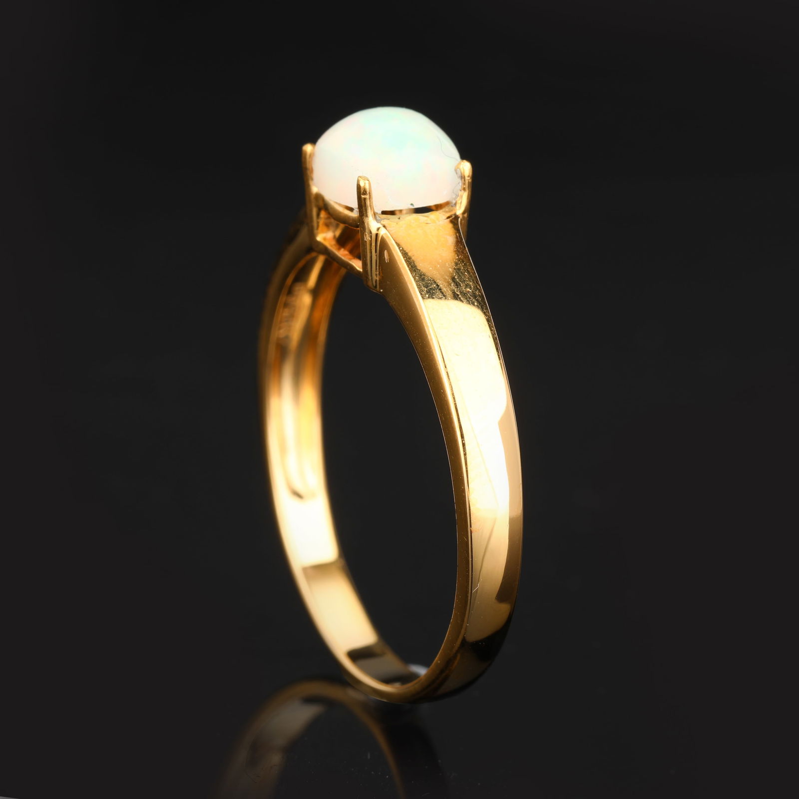 Ring: Ethiopian Opal Cushion 6.00mm: No Reserve! Title: Ring: Ethiopian Opal Cushion 6.00mm Description: Ethiopian Opal Cushion 6.00mm - 1Pc ( Corner To Corner : 6.50mm ) Date/Period: After 2000 Materials: 925 Silver W/Rhodium Gross Weig