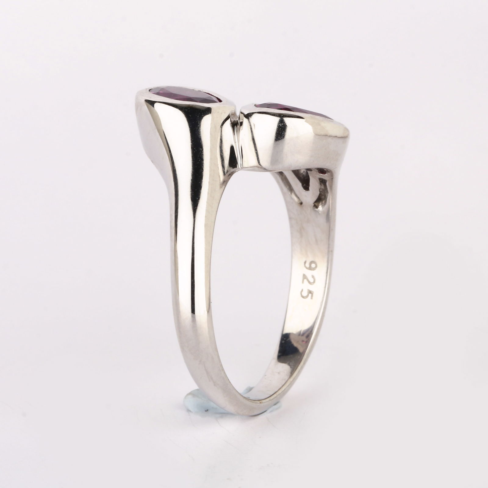 Ring: Mozambique Purple Garnet Oval 8x6mm (1 of 8)