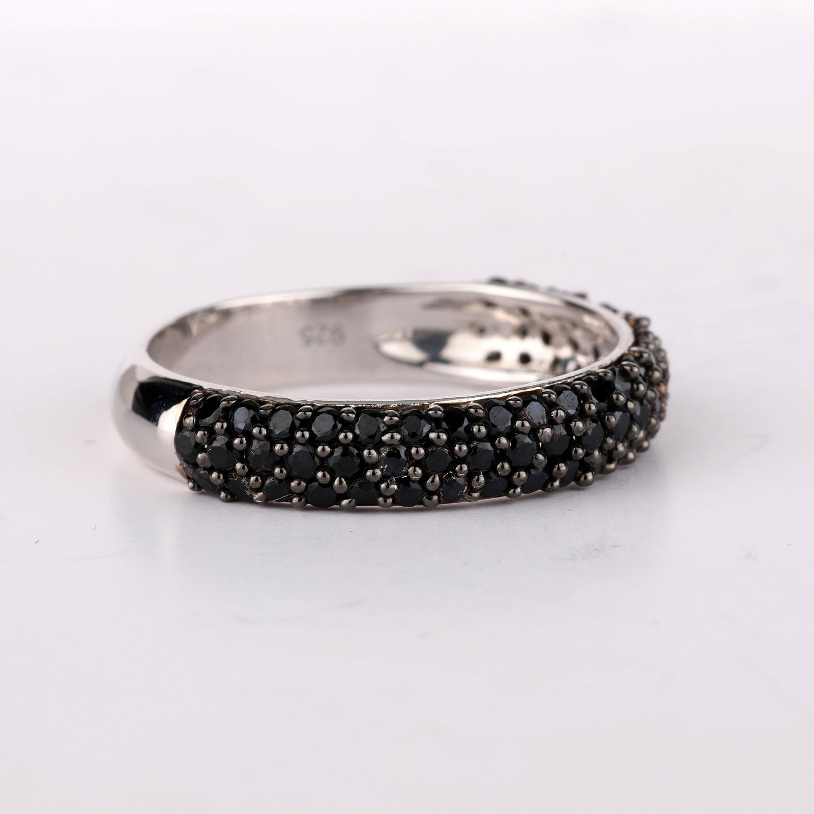 Ring: Black Spinel Round 1.50mm - 3
