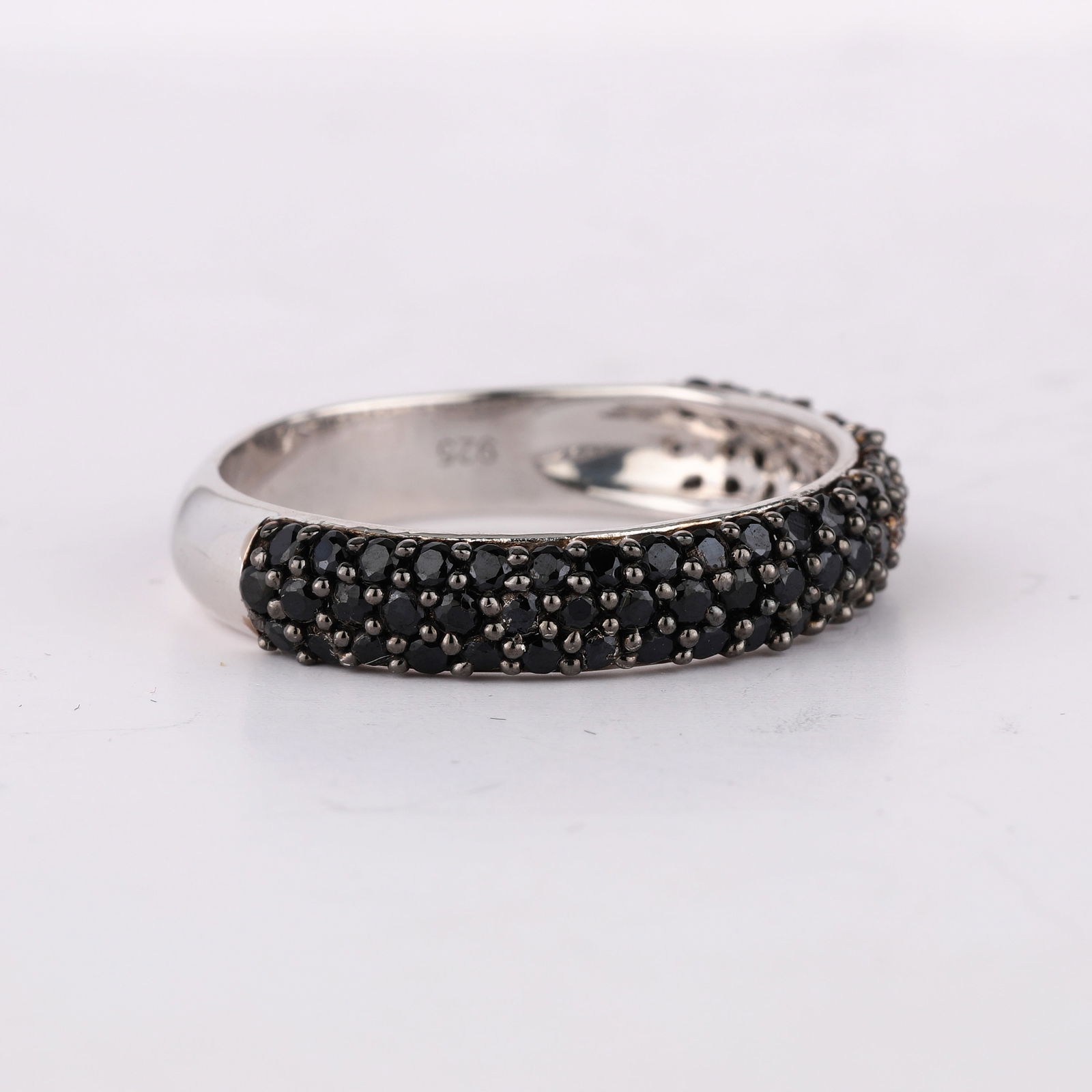 Ring: Black Spinel Round 1.50mm - 4