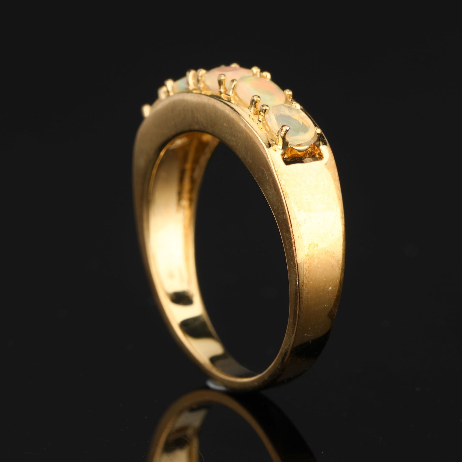 Ring: Ethiopian Opal Faceted Oval 4x3mm: No Reserve! Title: Ring: Ethiopian Opal Faceted Oval 4x3mm Description: Ethiopian Opal Faceted Oval 4x3mm - 5Pcs ( with no illusion on sides, ) ( but plain smooth polished surface ) Date/Period: After