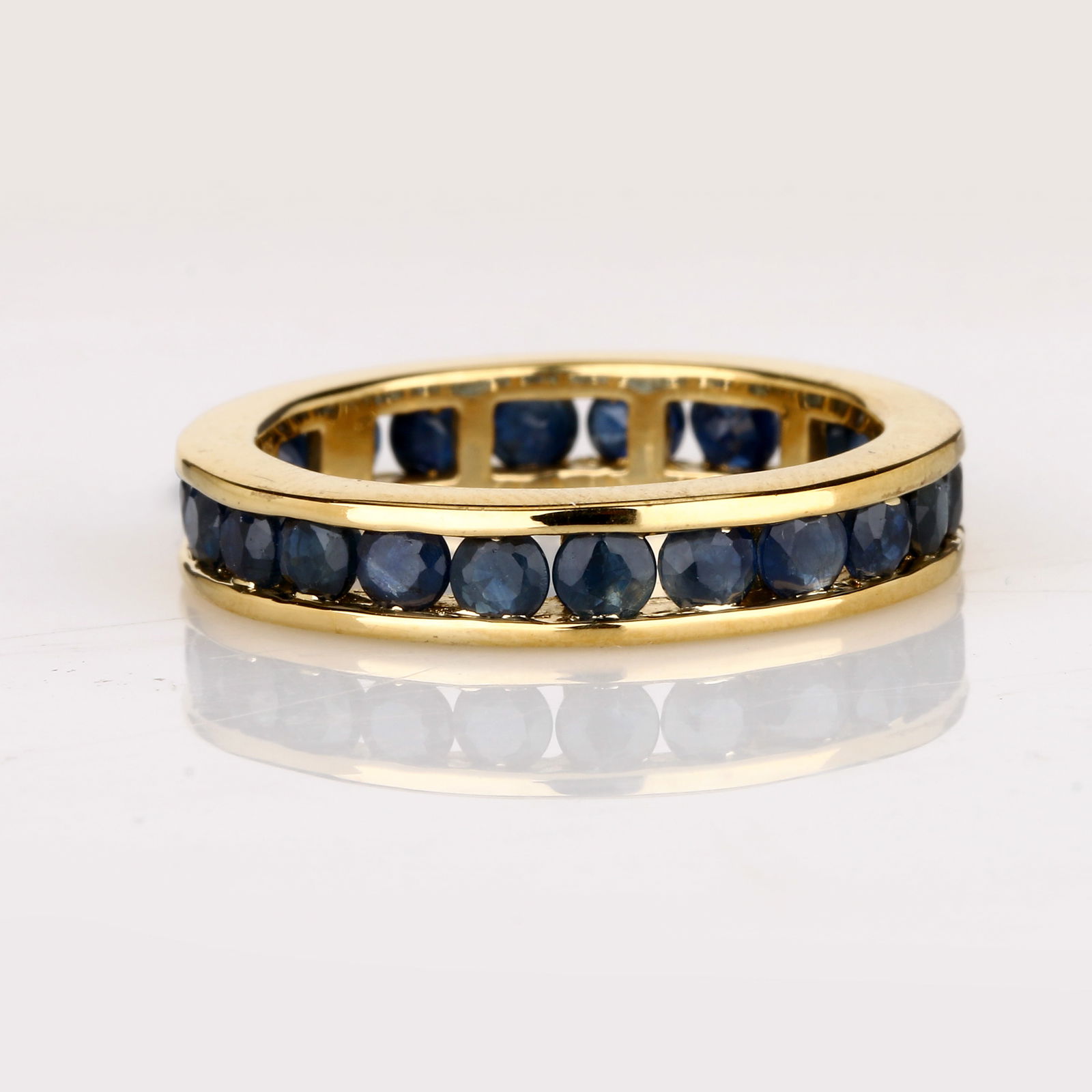 Ring: Blue Sapphire Round 3.00mm: No Reserve! Title: Ring: Blue Sapphire Round 3.00mm Description: Blue Sapphire Round 3.00mm - 22Pcs ( Width - 5.00mm ) Date/Period: After 2000 Materials: 925 Silver W/Yellow Gold Plating Gross Weight: