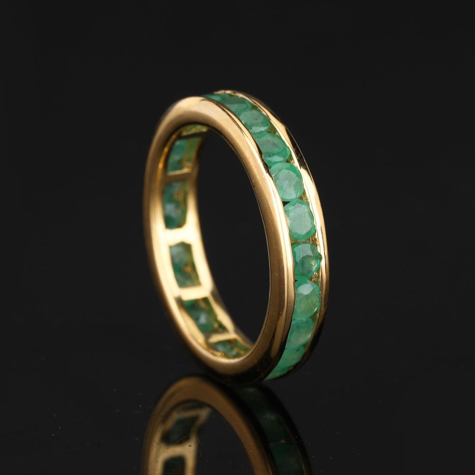Ring: Sakota Emerald Round 3.00mm (1 of 3)