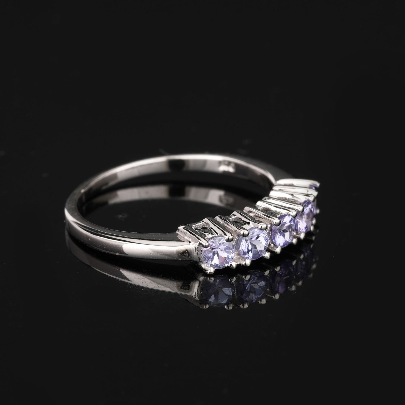 Ring: Tanzanite Round 2.50mm - 3