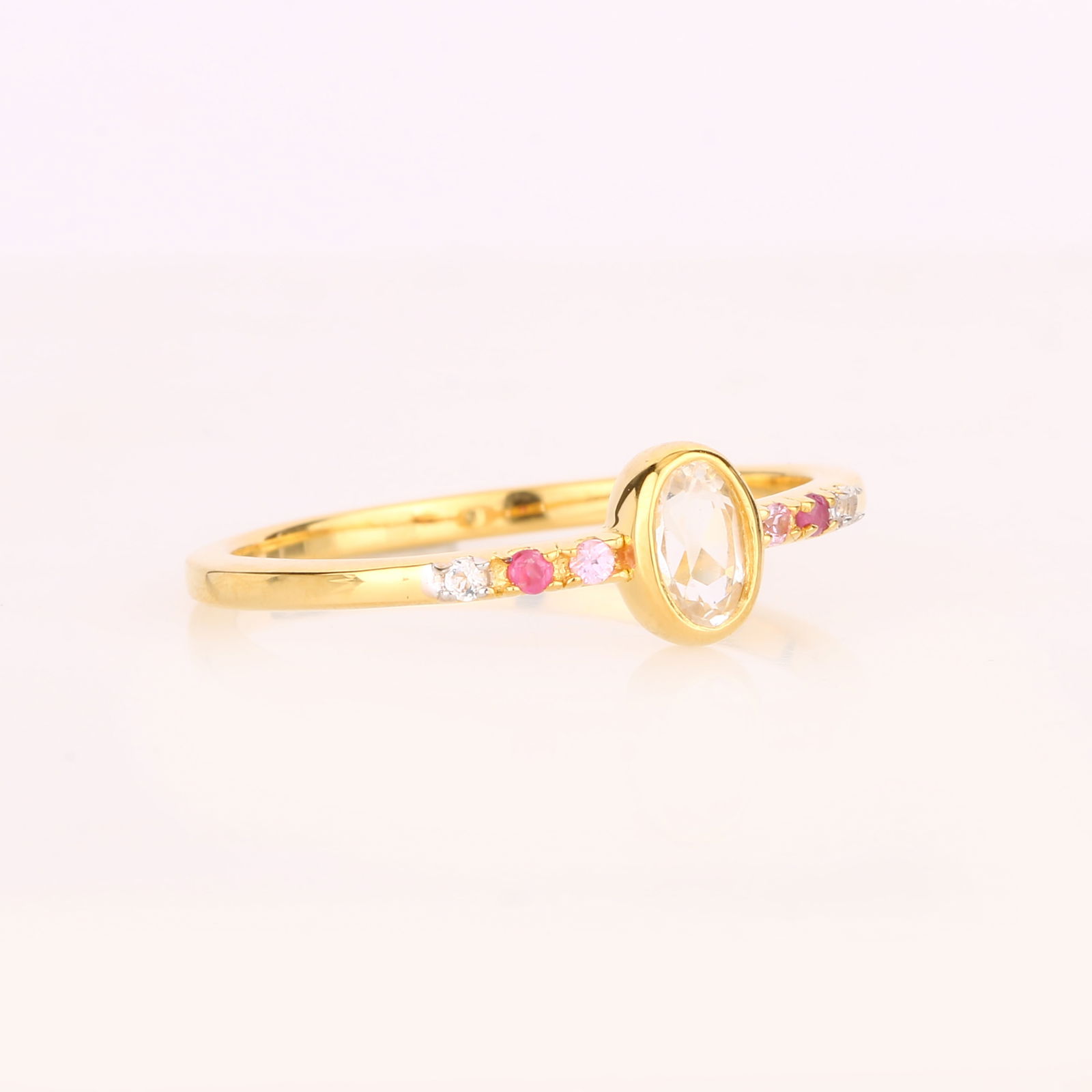 Ring: White Topaz Oval 5x3mm - 4