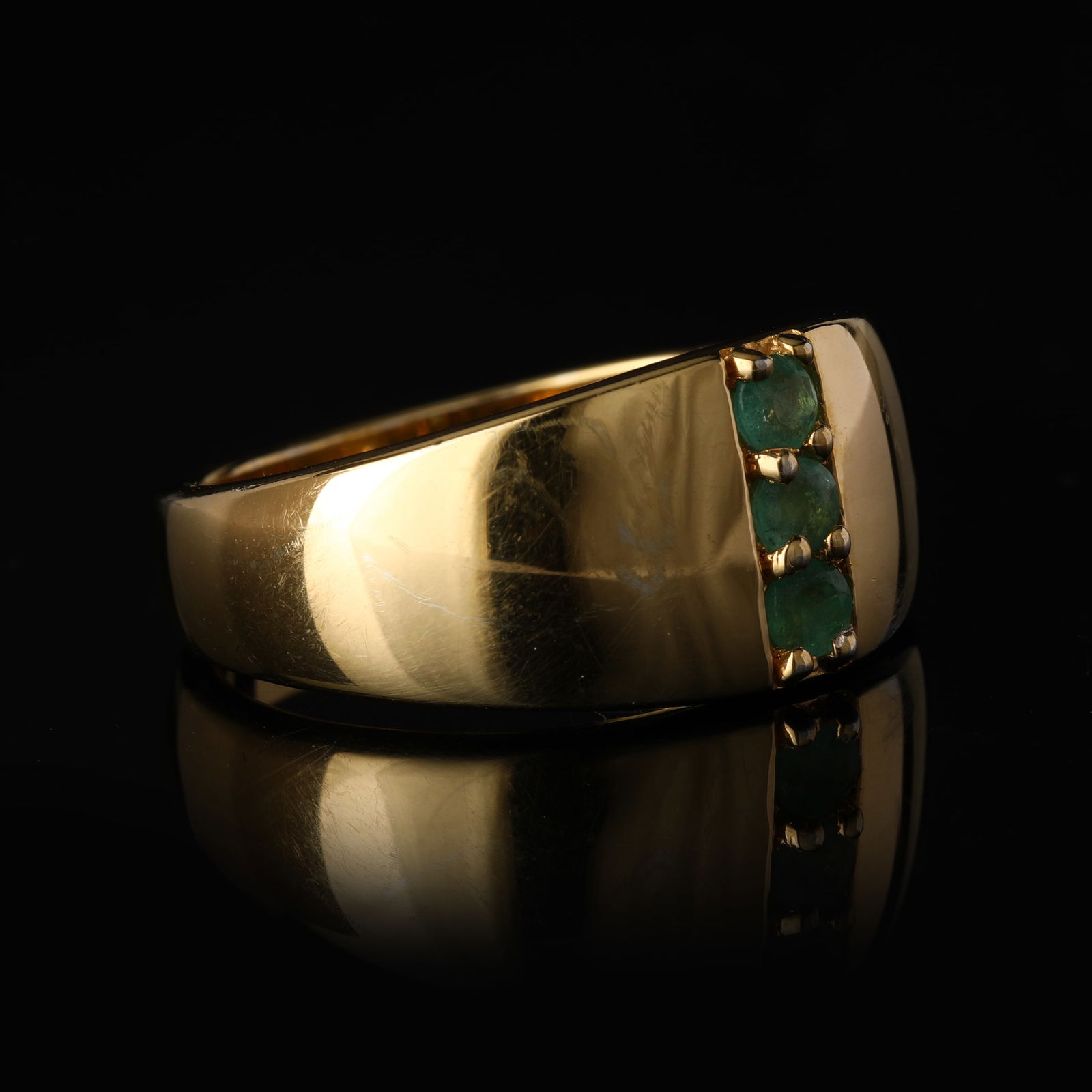 Ring: Sakota Emerald Round 3.00mm - 5
