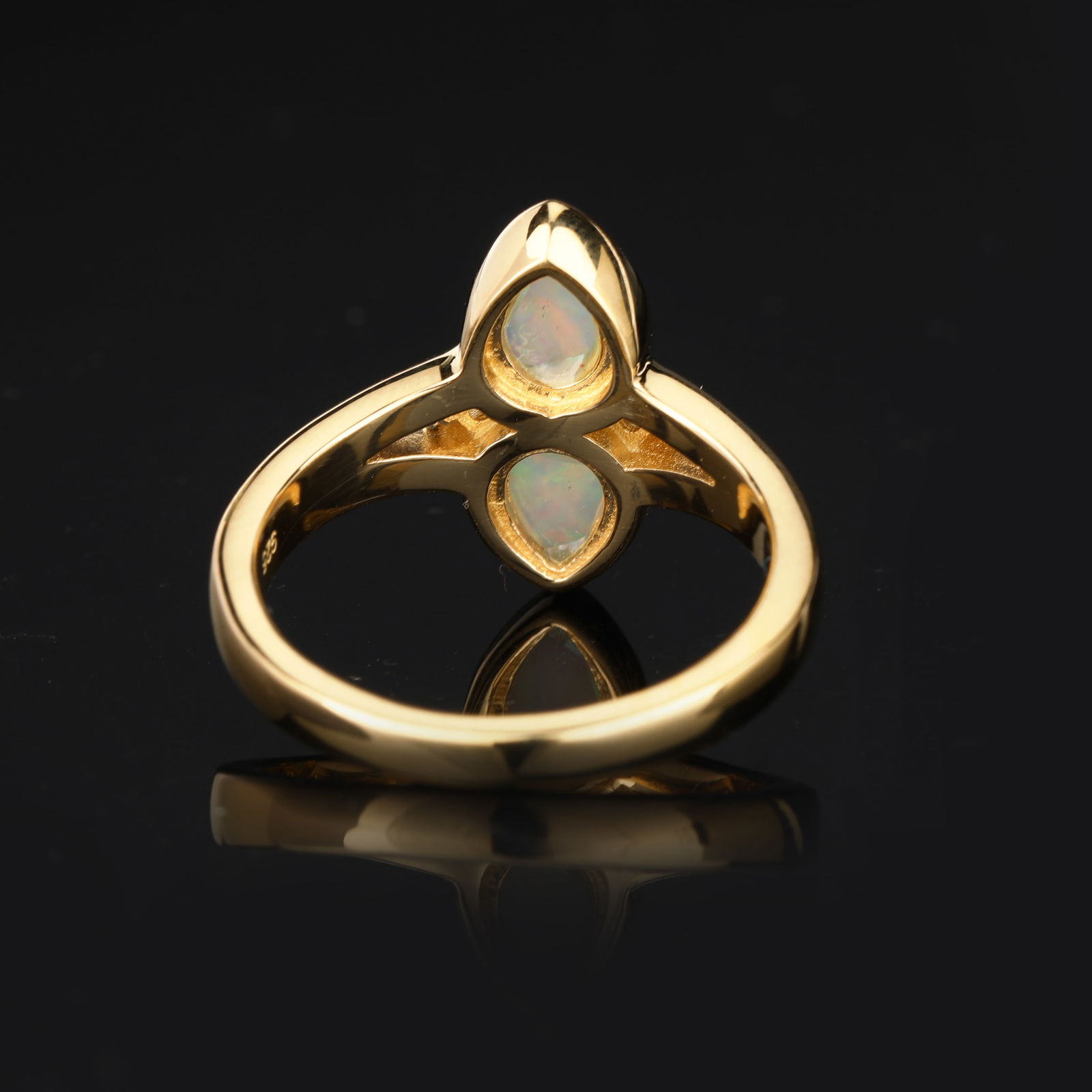 Ring: Ethiopian Opal CAB Pears 7x5mm - 3